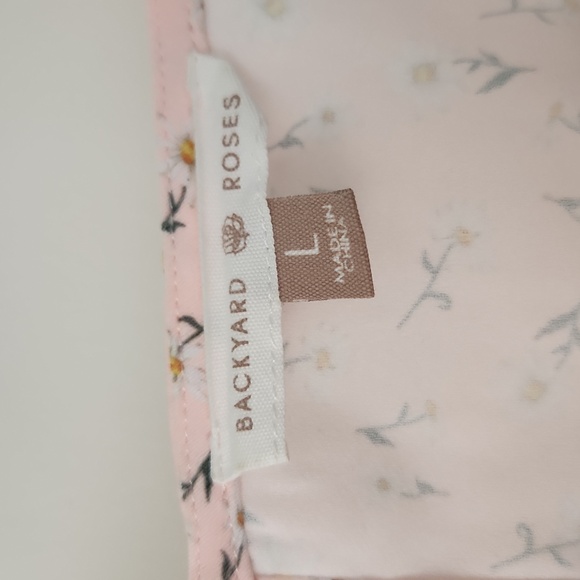 Backyard Roses Anna Top - Picture 6 of 8